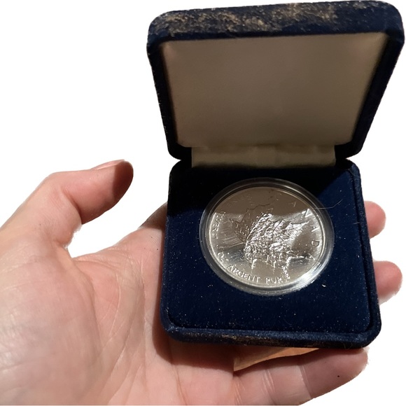 1994 CANADA $5 Maple Leaf 0.9999 pure SILVER - 1 oz UNCIRCULATED coin - SEALED - Picture 2 of 6